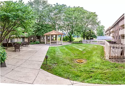 outside courtyard of discovery commons at college park