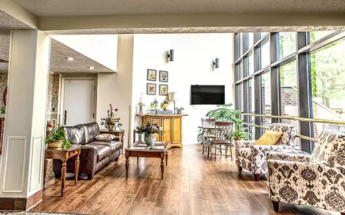 lobby front room at discovery commons at college park