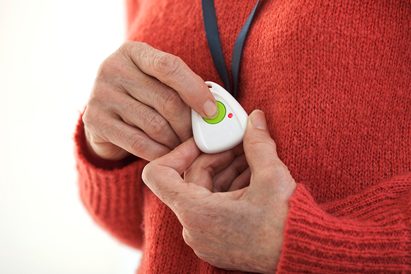 Fall Detection Devices For Seniors: Best Options For 2024 | Discovery ...